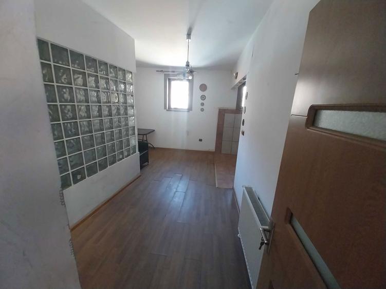 Apartament deosebit de 4 camere, 3 bai si cu gradina proprie de 250 mp! - 3