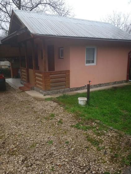 Casa de vacanta +teren 450m2 - 6