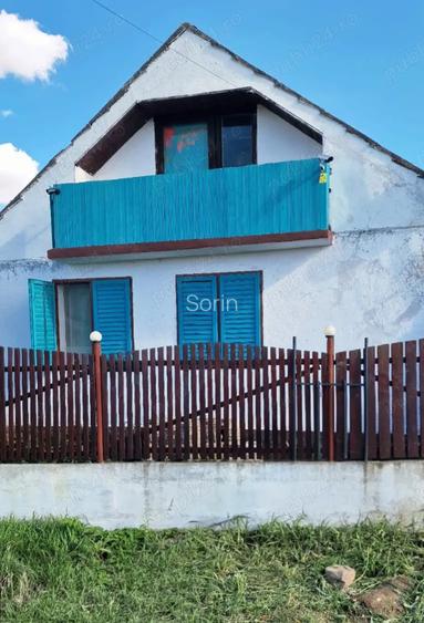Casa de vanzare ,teren generos