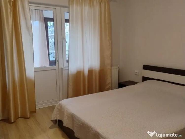 Aparatorii patriei parter la curte - 5