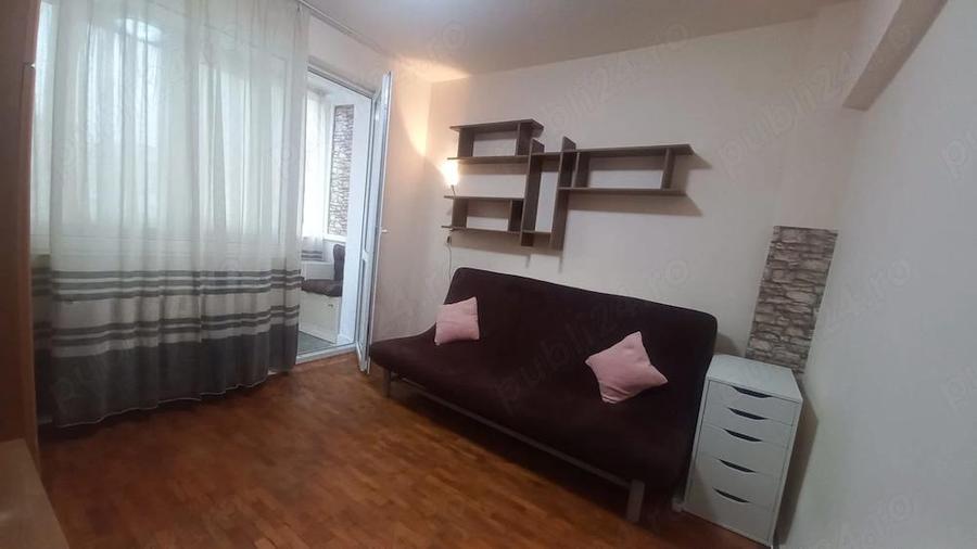 Inchiriez o camera intr-un apartament cu 3 camere - 5