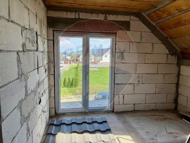 Casă / Vilă cu 5 camere de v&acirc;nzare - 18