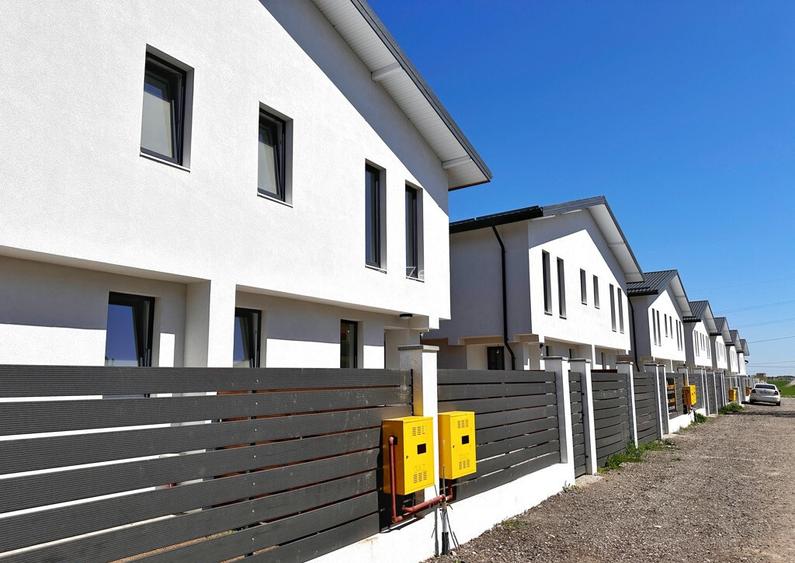 Casa tip duplex P+1E+POD - 4 camere - 2 bai - Mutare IMEDIATA!