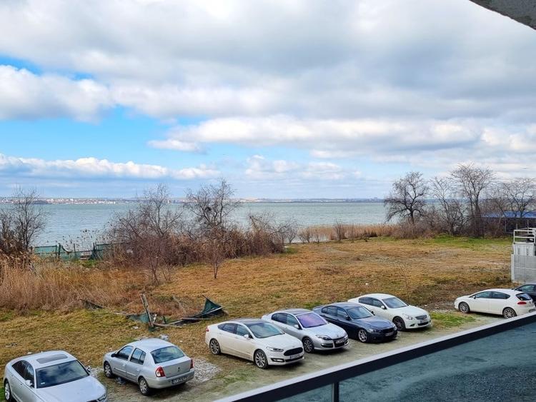 Rezidenta centrala in Mamaia cu vedere frontala catre lac - 11