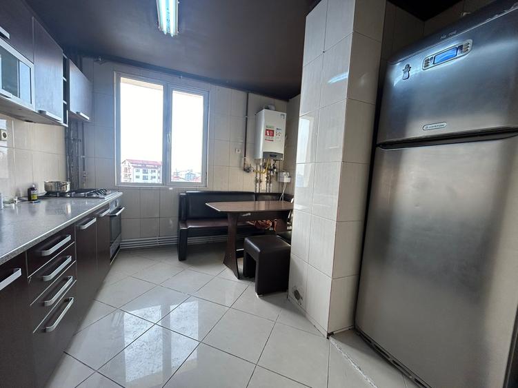 1 Decembrie 1918 4 Camere Etaj 3 81 Mp  Bloc 1976 5 Min Metrou - 6