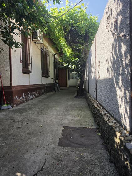 Casă individuală cu 3 camere cu Canalizare în Vatra Luminoasă