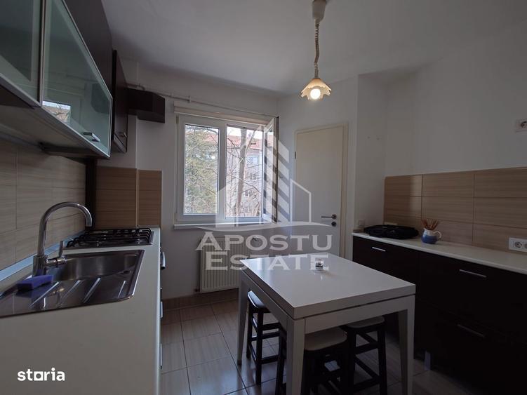 Apartament cu 3 camere, mobilat în Circumvalațiunii