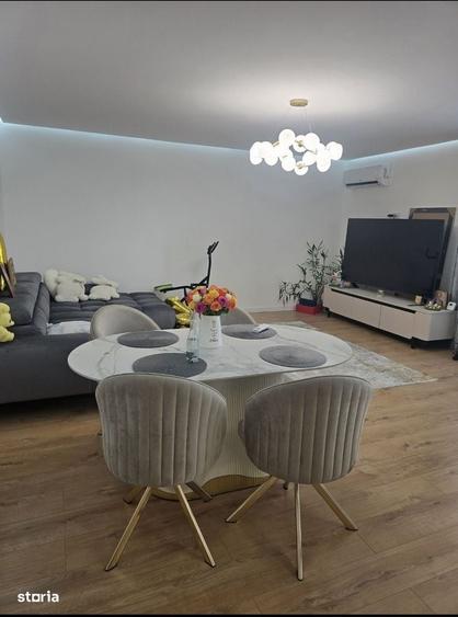 Apartament cu 3 camere decomandat în Străulești