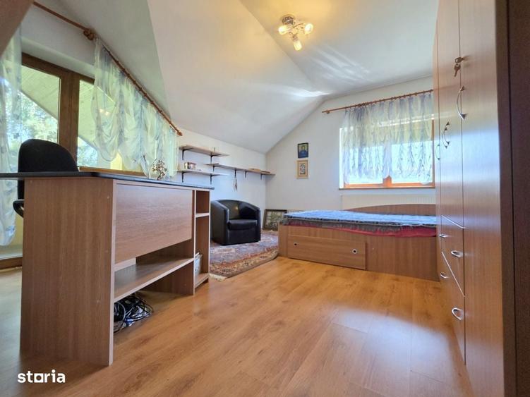 Casă cu 4 camere în Dudu