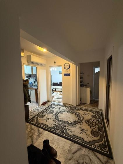 Apartament cu 4 camere decomandat în Km 4-5