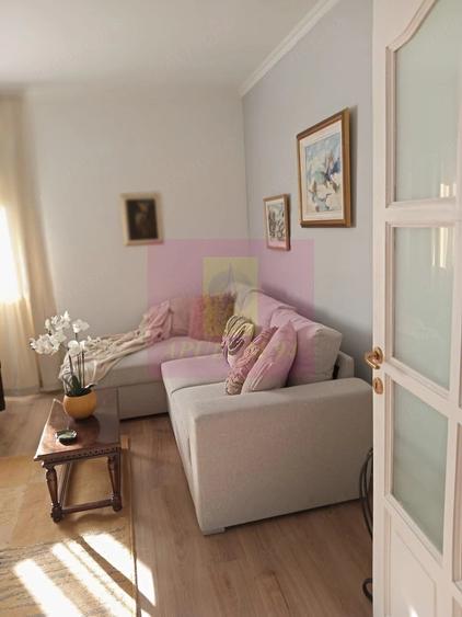 Apartament cu 3 camere decomandat în Panduri