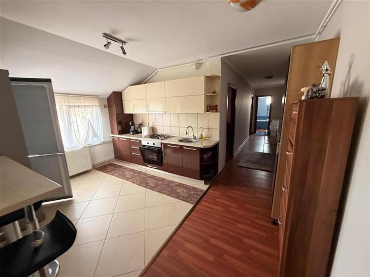 Apartament cu 3 camere decomandat în Șagului