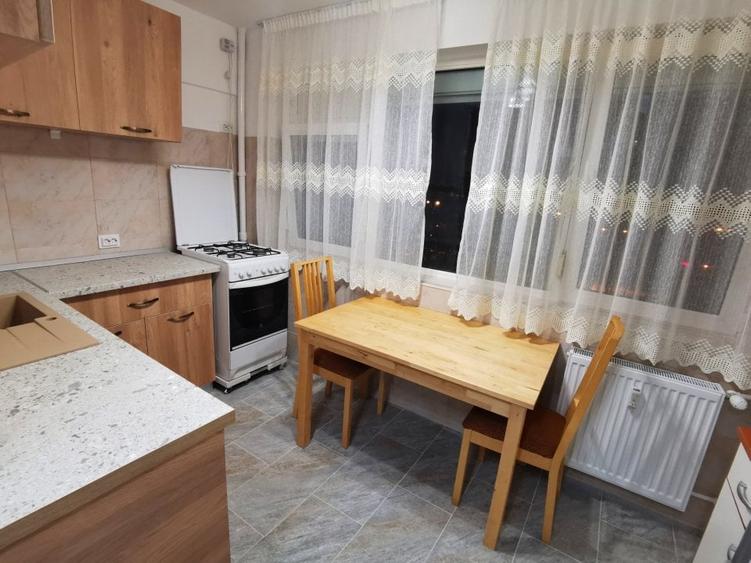 Apartament cu 2 camere semidecomandat, mobilat în Iancului