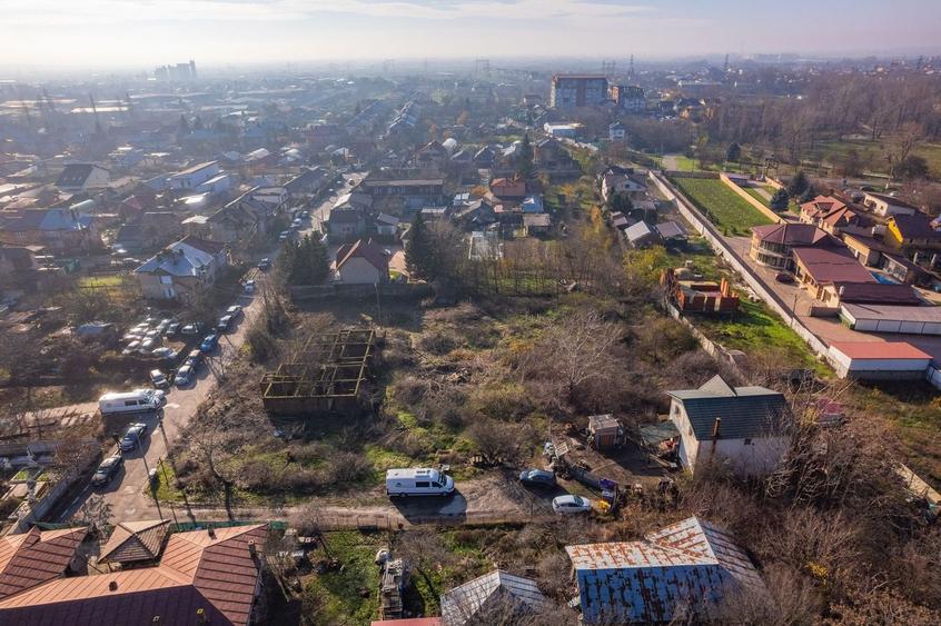 Teren Construcții intravilan de 3808 mp, în Central