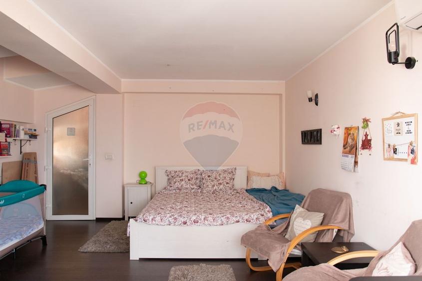 Casă individuală cu 7 camere cu Teren 607 Mp în Nord-Est