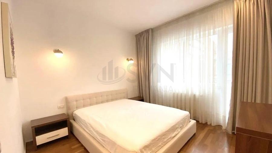 Apartament cu 3 camere semidecomandat, mobilat în Nordului