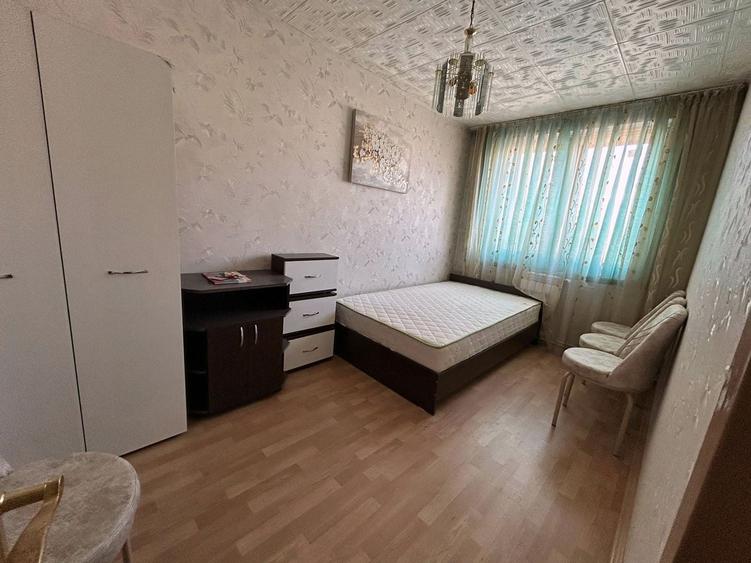 Apartament cu 3 camere decomandat, mobilat în Central