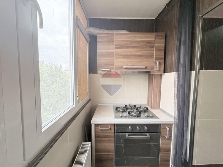 Apartament cu 3 camere decomandat, mobilat în Micălaca