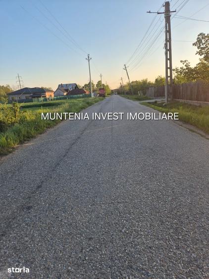 Teren de 3533 mp, în Poiana Lacului
