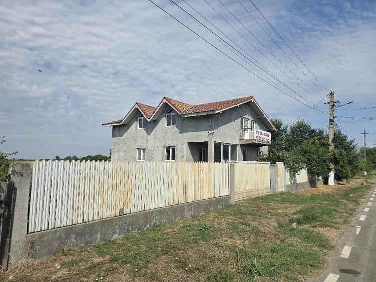 Casă cu Teren 1300 Mp în Sudiți