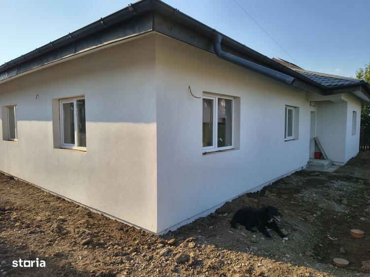 Casă cu 4 camere cu Teren 550 Mp în Balotești