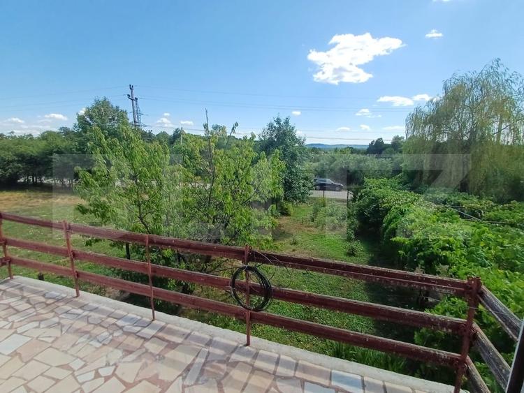 Casă individuală cu 6 camere cu Teren 2420 Mp în Exterior Vest