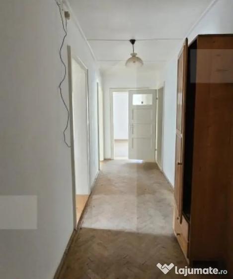 Casă cu 3 camere cu Teren 542 Mp în Central