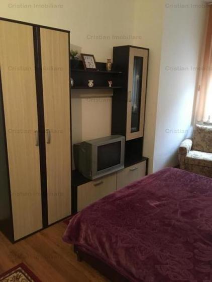 Casă cu 14 camere cu Teren 333 Mp în Central