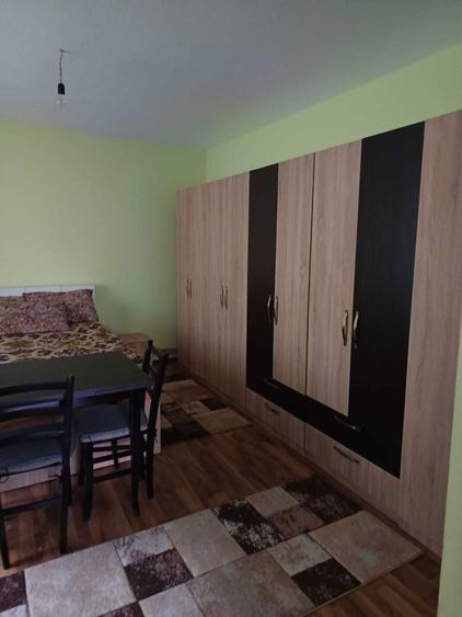 Se vinde casa, situata intr-o zona linistita, ideala pentru locuit si relaxare. - 7