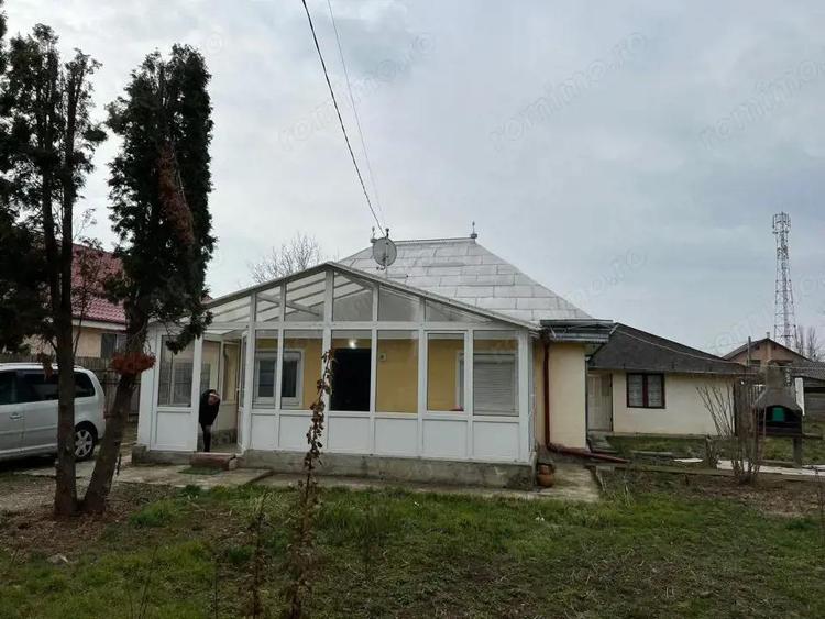Casa de vanzare in Dumbrava Bacau cu 1100 mp - 1