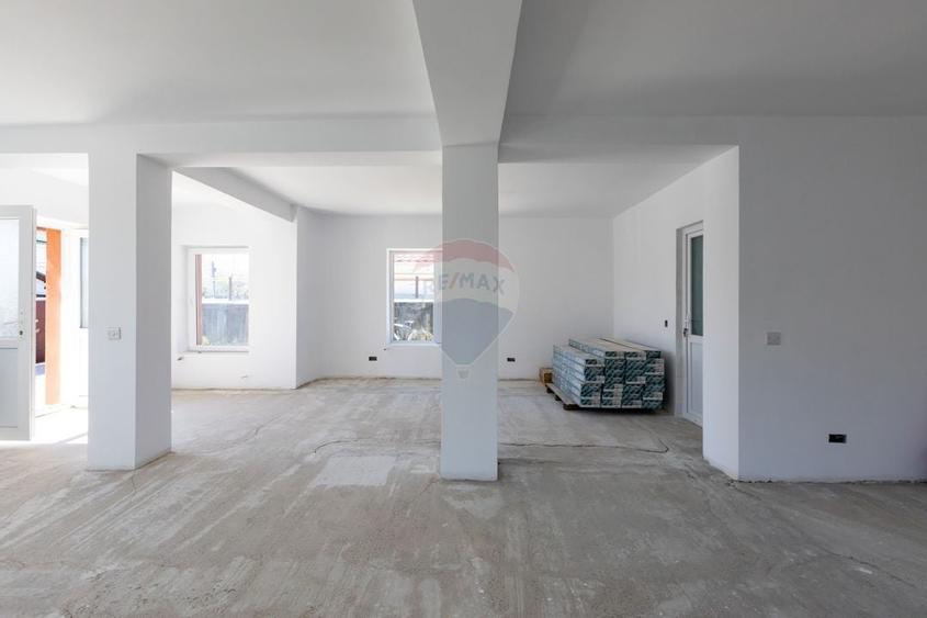 Spatiu comercial 58 mp utili de inchiriat, zona Calea Barladului - 7