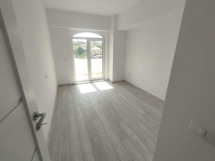 Apartament 3  camere Pacurari  COD   136435 - 8