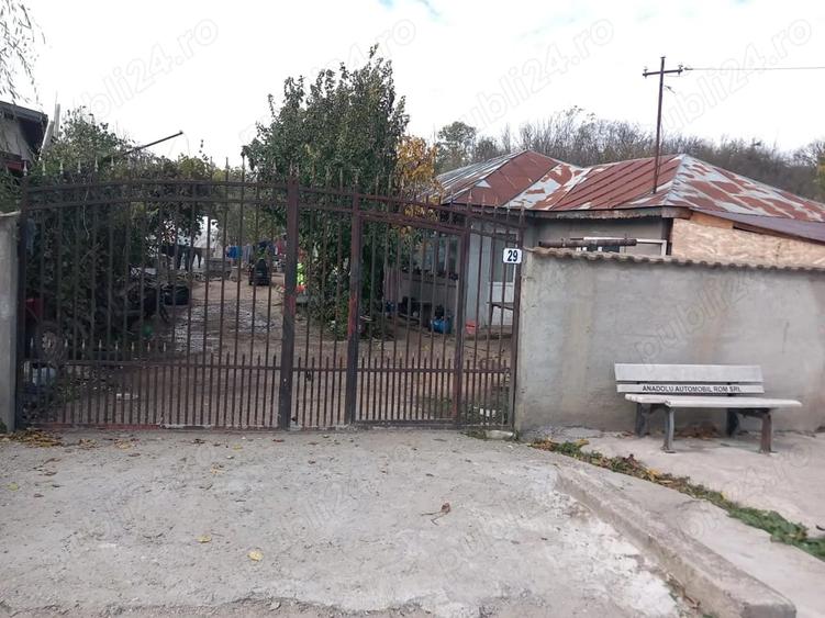 Casă cu 3 camere cu Teren 4700 Mp în Varlaam