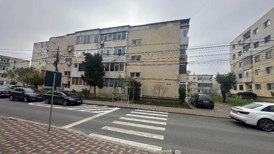 Cernavoda - str. 9 mai, Apartament cu 3 camere - 69 mp - etaj 3 - 5