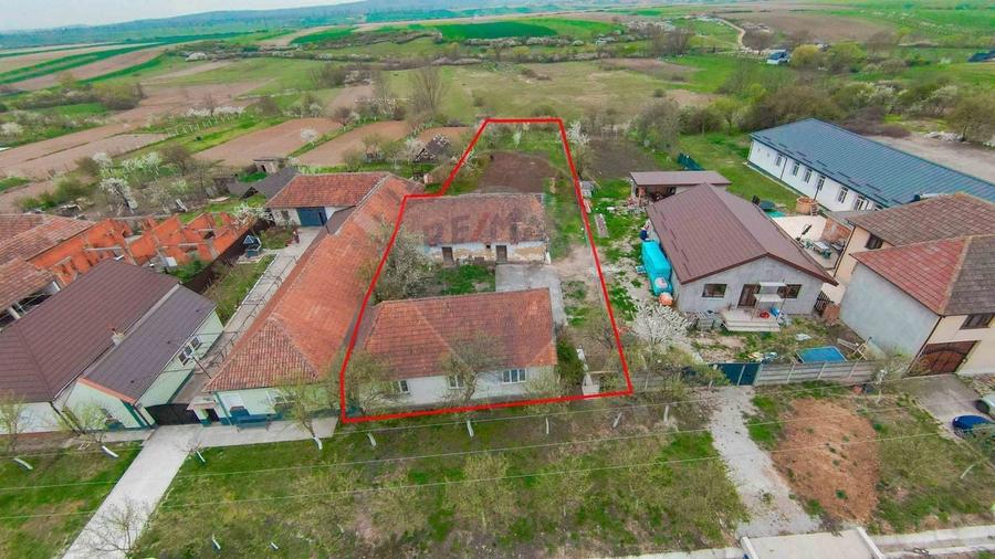 De vânzare teren 2.440 mp cu casă, asfalt și utilități – Alparea - 2