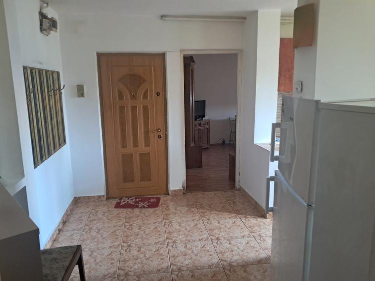 Apartament 3 camere decomandat - Tomis Nord/Brotacei - 500 euro/luna (Cod E2+E7) - 8