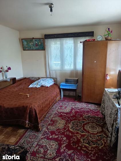 Vanzare casa batraneasca si teren in Targoviste - 6