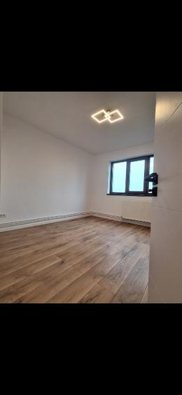 Vanzare apart 2 cam - 2