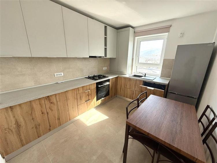 Apartament 3 camere / Parcare subterana/ Zona Coresi - 4