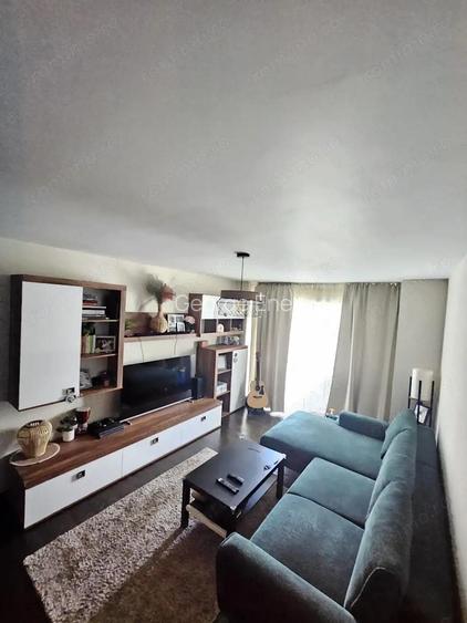 Apartament 3 camere vanzare zona 13 Septembrie stradal etaj 3 Apartament 3 camere vanzare zona 13 Septembrie stradal etaj 3