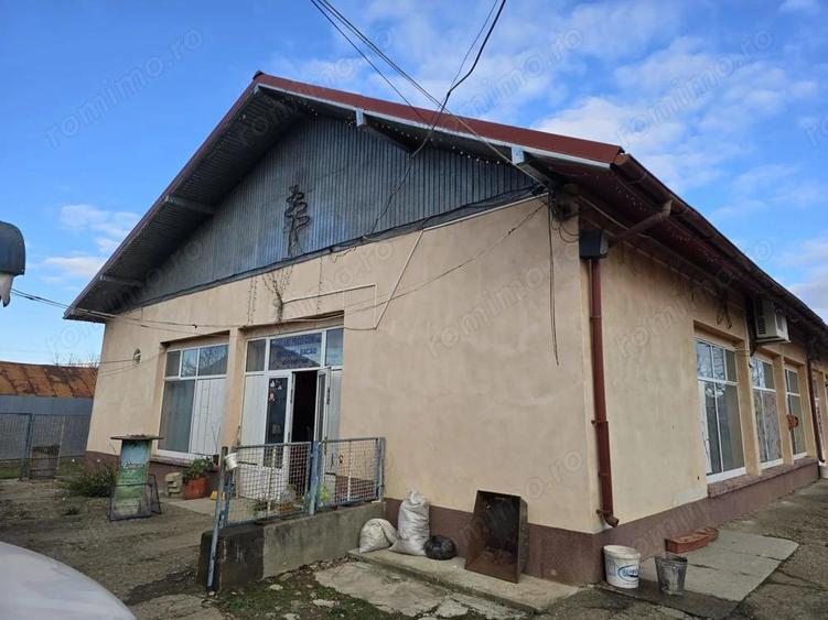 Se ofera spre vanzare / inchiriere cladire cu spa?iu comercial - 15
