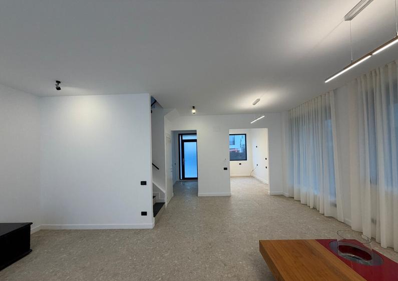 Vila 4 camere de inchiriat TUNARI ?coala Americana 3 min. - 10