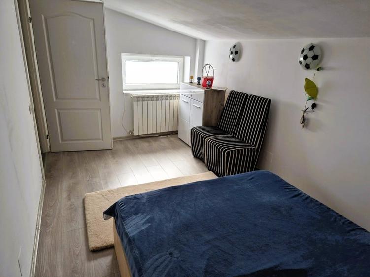Proprietar - Apartament 3 camere de inchiriat - Curte proprie - 10