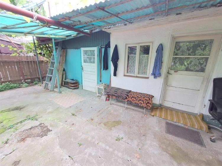 Casa batraneasca ,3 camere , teren 500 mp,zona CFR - 3