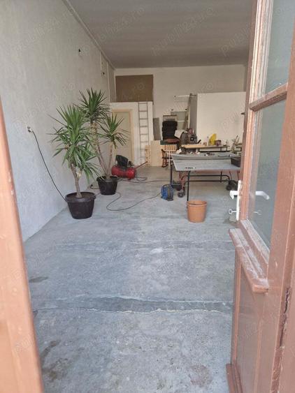 Inchiriez spatiu - 2