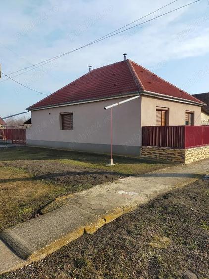 Vand o proprietate de 1080 mp in centrul comunei ?ofronea - 6