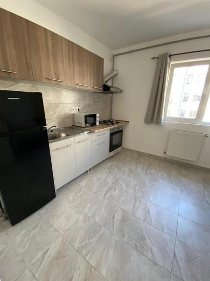 DE INCHIRIAT! Apartament 2 camere decomandat 60 mp , Sector 4 - 28