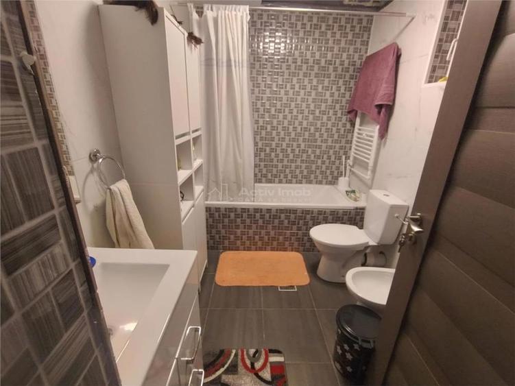 Petrosnita, Casa la Curte cu Garaj si Teren de 900 Mp - 5