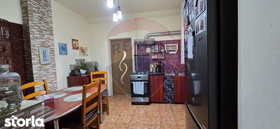 Casa de vanzare cu mansarda spa?ioasa in Chi?ineu-Cri? - 11