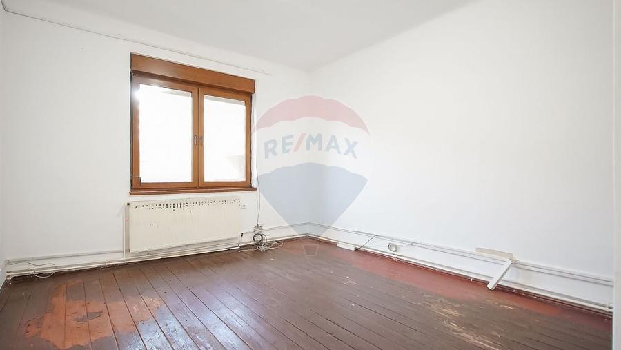 COMISION 0 Casa cu potential excelent, teren 446 mp, Strada Fanionului - 14